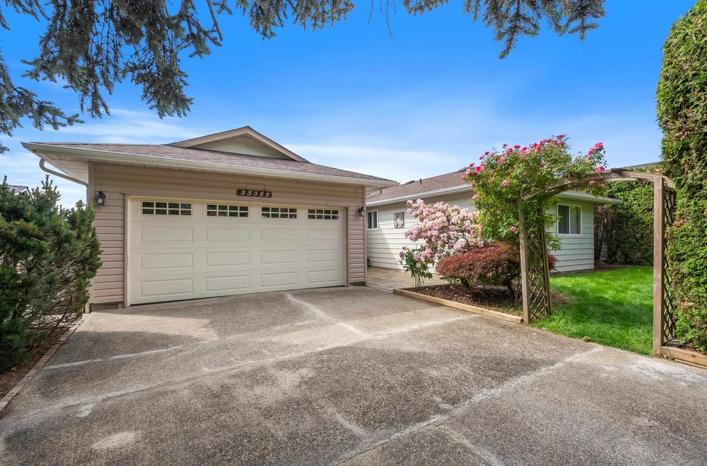 35382 ROCKWELL DRIVE, Abbotsford BC V3G 2C8, Abbotsford BC — Residential for Sale - Photo 2