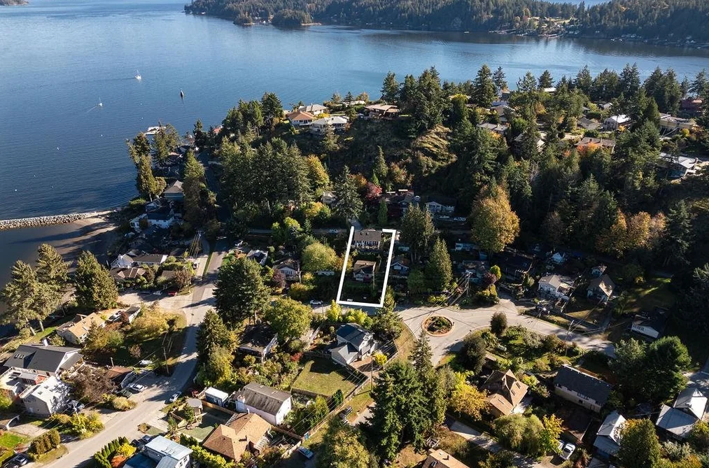 354 Headlands Rd, Gibsons, BC - MLS: R3175984