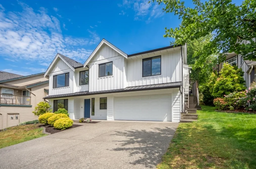 35452 STRATHCONA COURT, Abbotsford BC V3G 3A2, Abbotsford BC — Residential for Sale - Photo 2