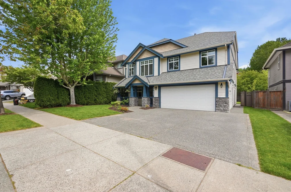 35465 NAKISKA COURT, Abbotsford BC V3G 1J6, Abbotsford BC — Residential for Sale - Photo 2