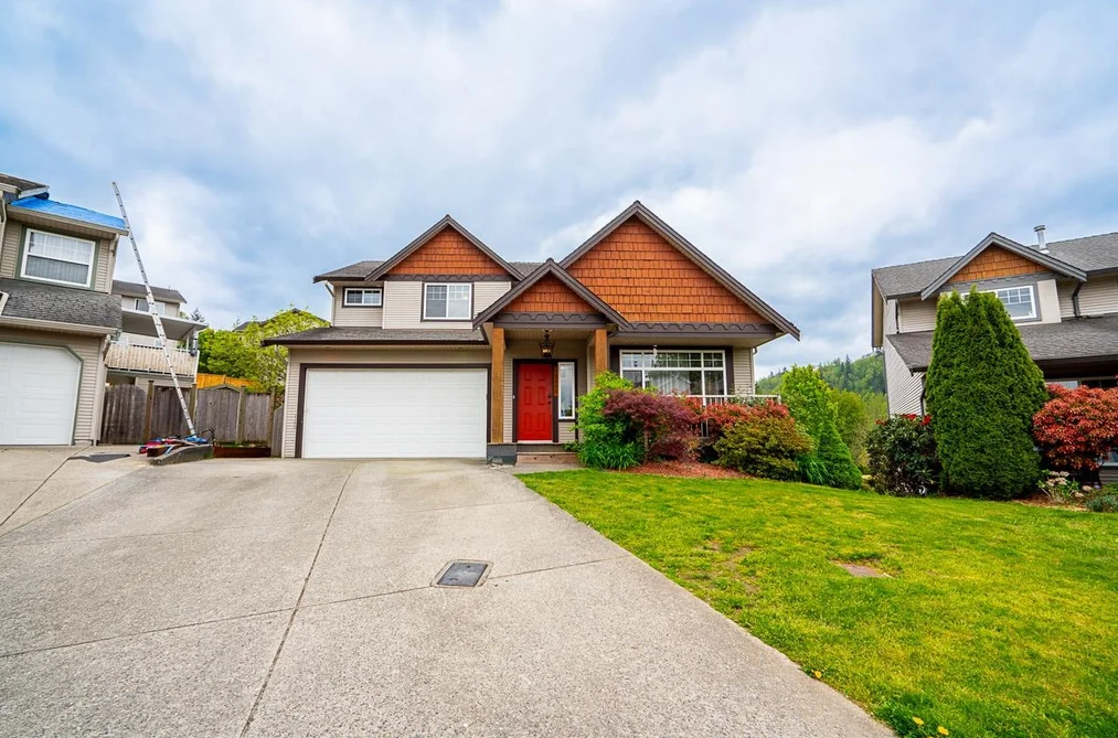 35496 STRATHCONA COURT, Abbotsford BC V3G 3A2, Abbotsford BC — Residential for Sale - Photo 2