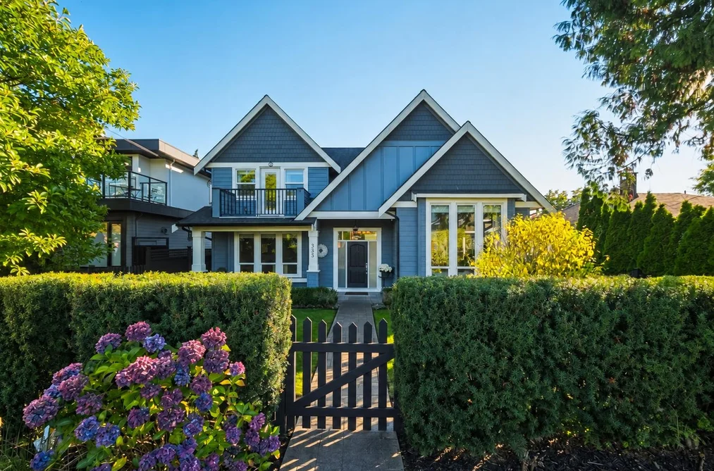 355 E 15th St, North Vancouver, BC - MLS: R3174531