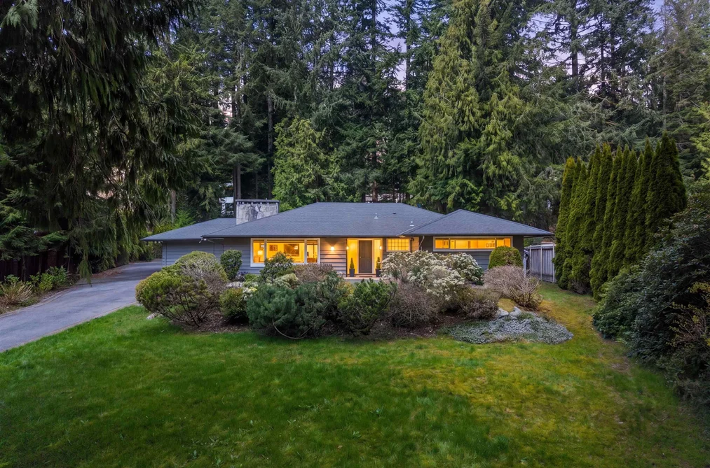 House for sale at 355 Rabbit Lane West Vancouver British Columbia - MLS: R3113487