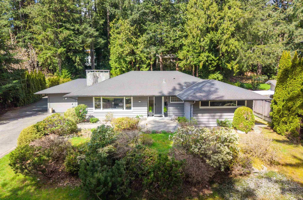 355 RABBIT LANE, West Vancouver BC V7S 1J1, West Vancouver BC — Residential for Sale - Photo 2