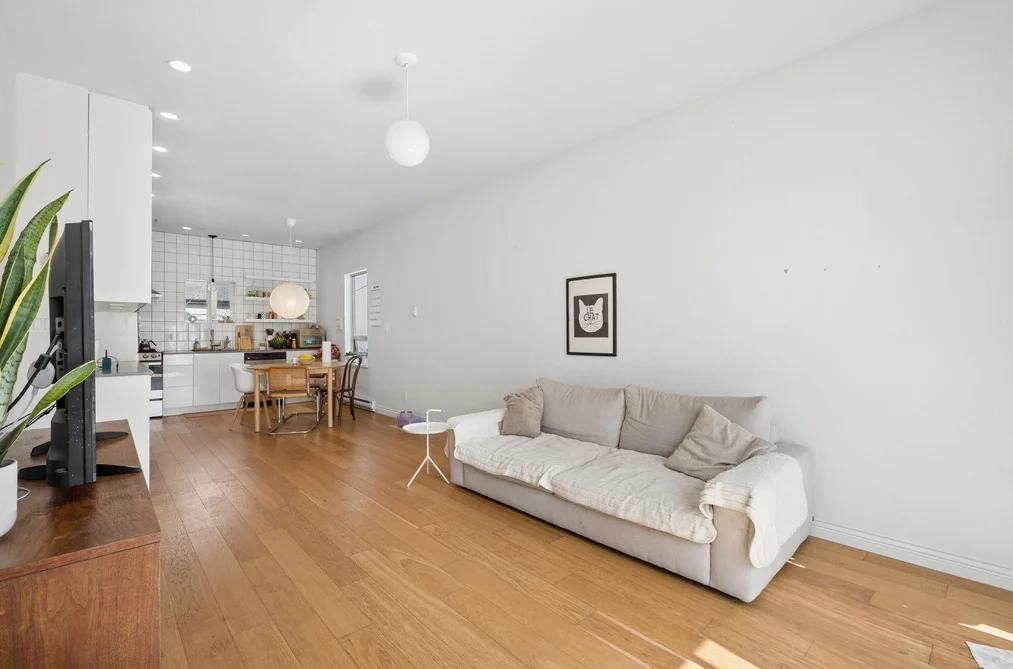 3559 LAKEWOOD STREET, Vancouver, BC — Residential for Sale — Photo 3 of 31