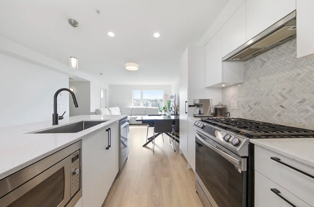 356 555 E 2ND STREET, North Vancouver BC V7L 1E1, North Vancouver BC — Residential for Sale - Photo 3