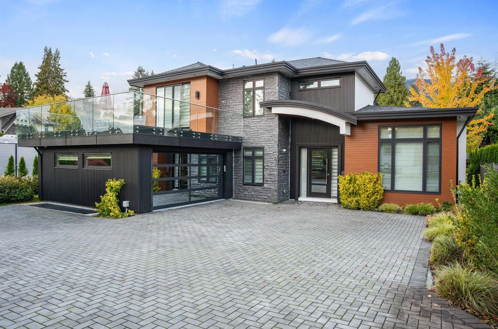 3560 Highland Boulevard, North Vancouver, BC - MLS: R3179688 - Photo 1 3560 Highland Boulevard, North Vancouver, BC - MLS: R3179688 - Photo 1