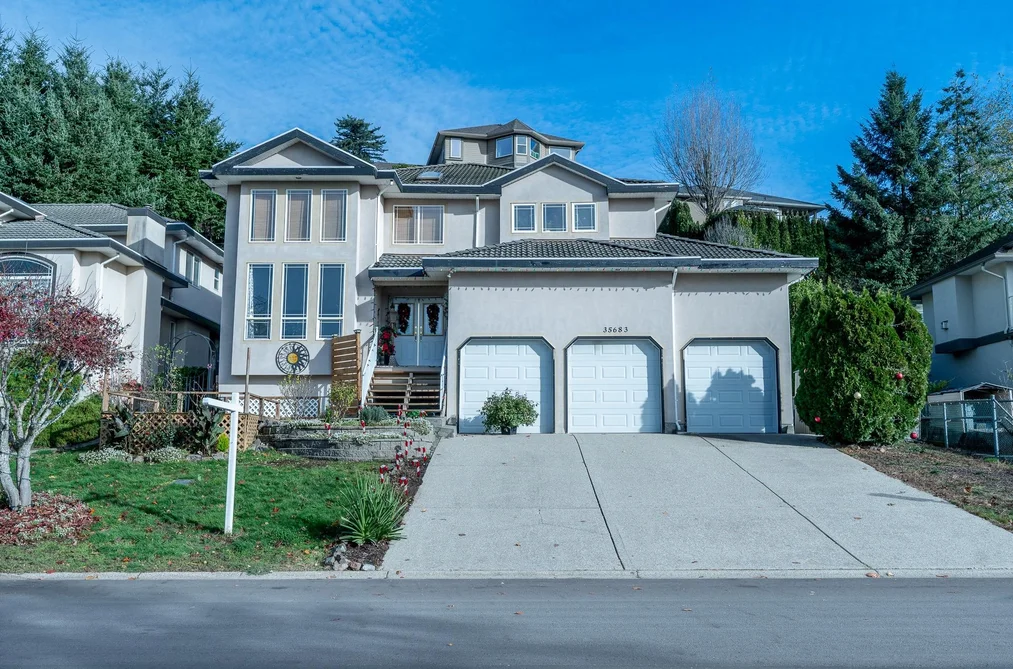35683 TIMBERLANE DRIVE, Abbotsford BC V3G 1L6, Abbotsford BC — Residential for Sale - Photo 2