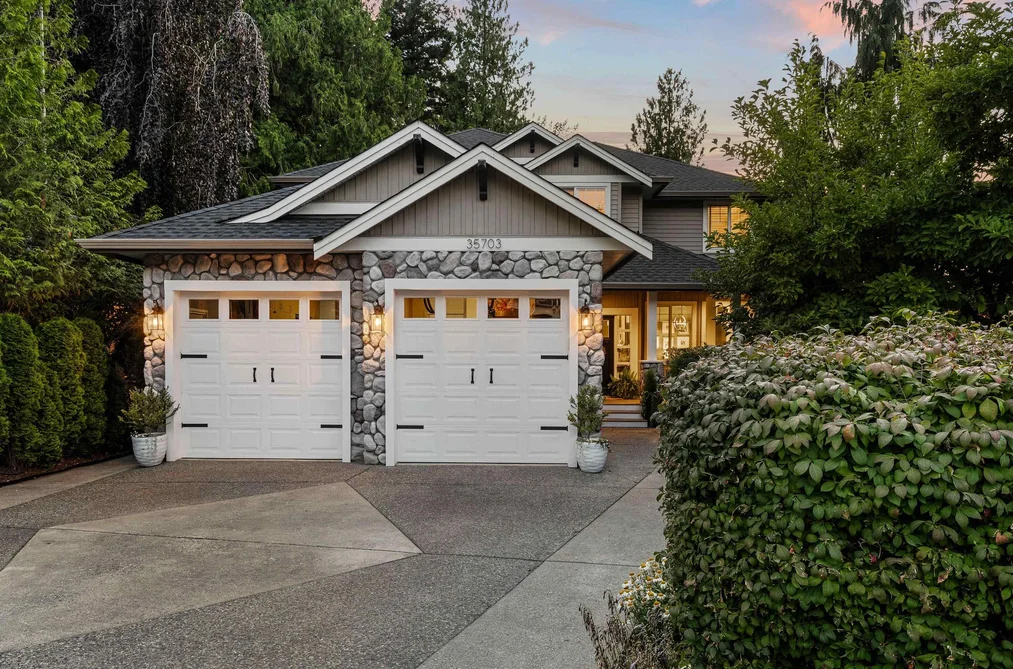 35703 St Andrews Crt, Abbotsford, BC - MLS: R3175230
