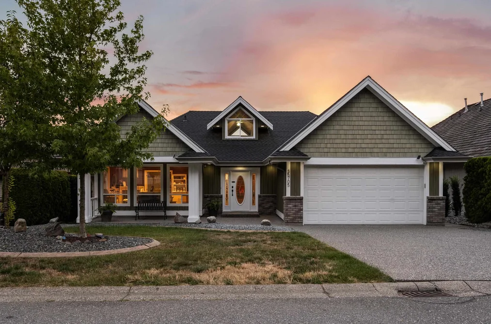 House for sale at 35705 Hawksview Place Abbotsford British Columbia - MLS: R3156873