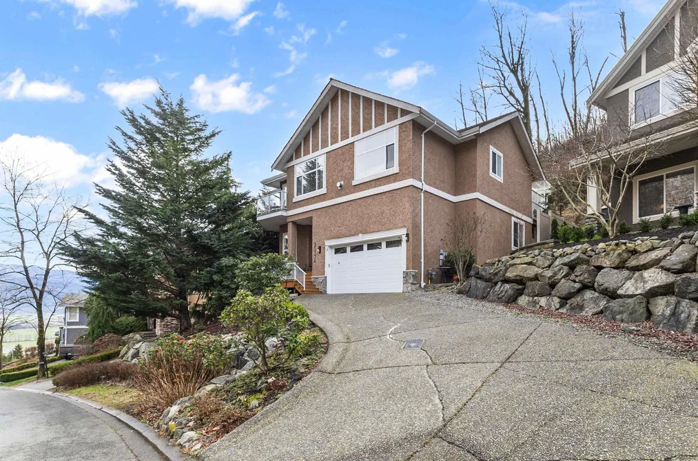 35774 REGAL PARKWAY, Abbotsford BC V3G 2W2, Abbotsford BC — Residential for Sale - Photo 2