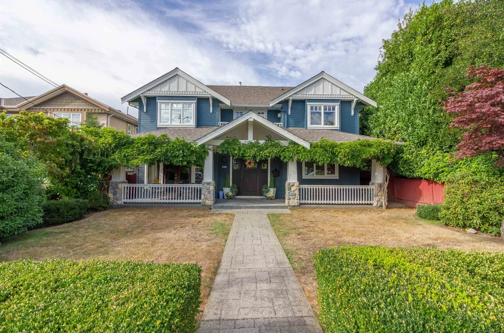House for sale at 358 E 14th Street North Vancouver British Columbia - MLS: R3158200