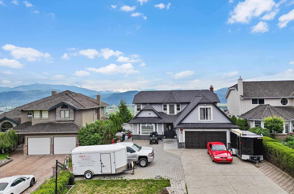 House for sale at 35834 Eaglecrest Drive Abbotsford British Columbia - MLS: R3132536