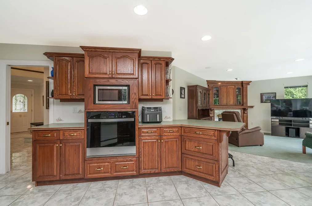 35846 GRAYSTONE DRIVE, Abbotsford, BC — Residential for Sale — Photo 11 of 40