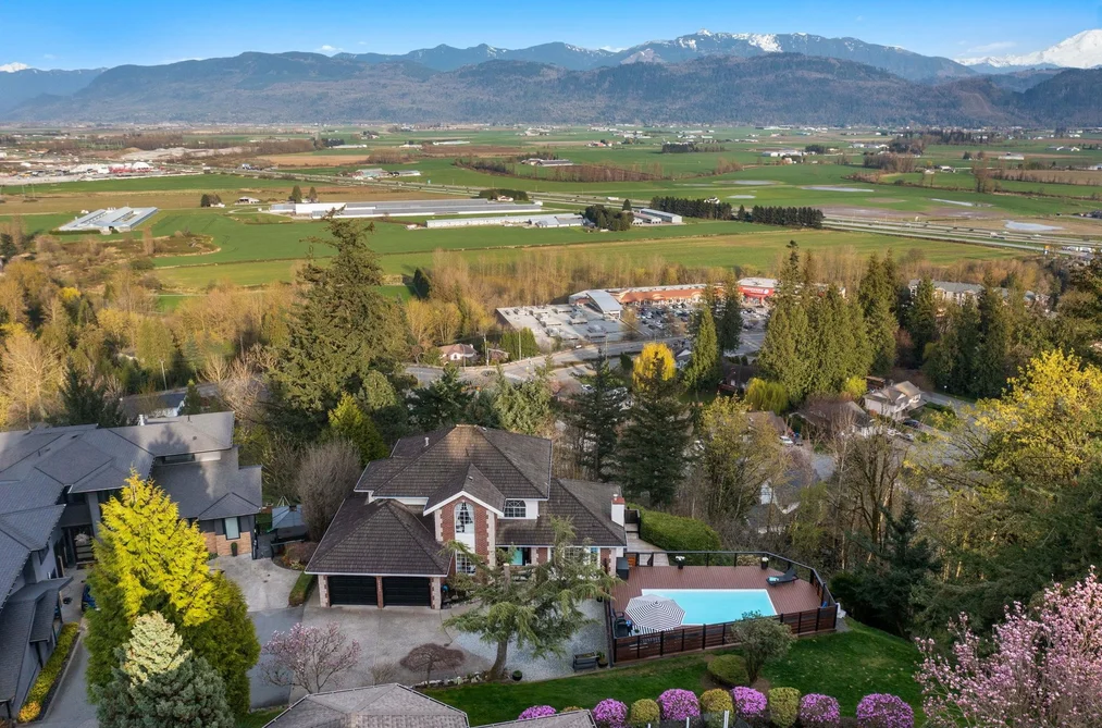 35993 EAGLECREST PLACE, Abbotsford BC V3G 1E7, Abbotsford BC — Residential for Sale - Photo 2