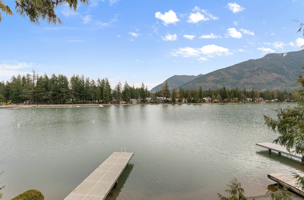 36 LAKESHORE DRIVE, Cultus Lake BC V2R 5A1, Cultus Lake BC — Residential for Sale - Photo 4