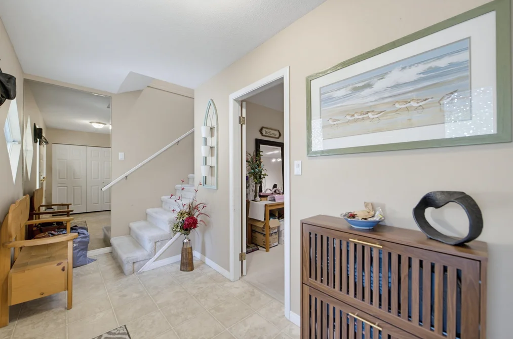 36042 Southridge Place, Abbotsford, BC - MLS: R3168829 - Photo 3 36042 Southridge Place, Abbotsford, BC - MLS: R3168829 - Photo 3