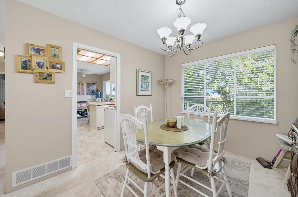 36042 Southridge Place, Abbotsford, BC - MLS: R3168829 - Photo 8 36042 Southridge Place, Abbotsford, BC - MLS: R3168829 - Photo 8