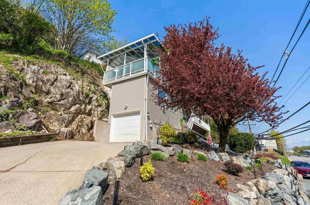 House for sale at 36047 Old Yale Road Abbotsford British Columbia - MLS: R3093807