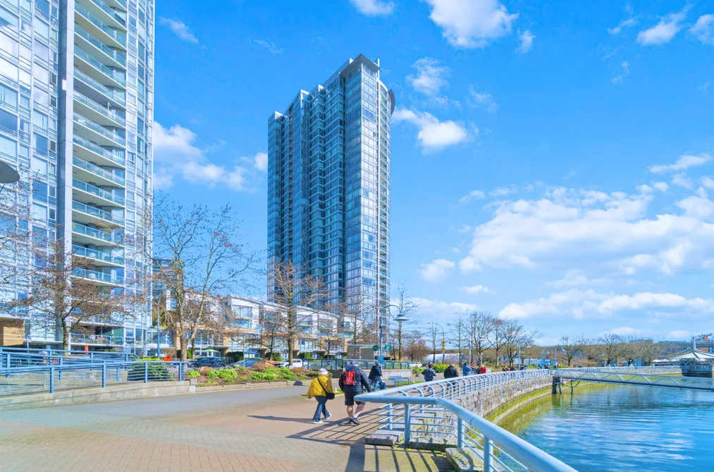 Condo for sale at 3608 1033 Marinaside Crescent Vancouver British Columbia - MLS: R3100373
