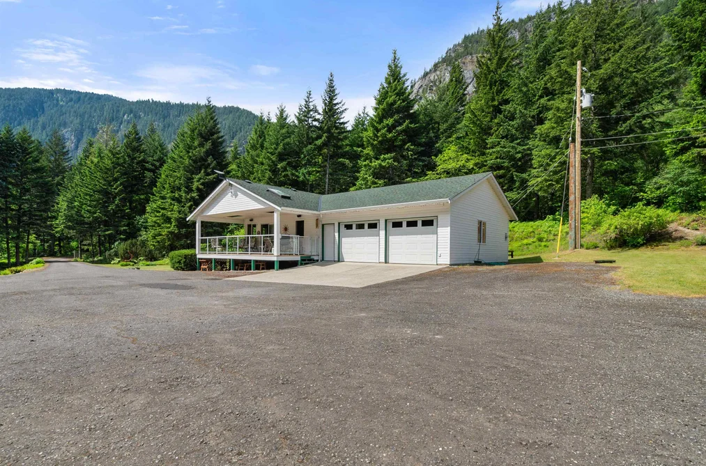 House for sale at 36110 Trans Canada Highway Yale British Columbia - MLS: R3127298