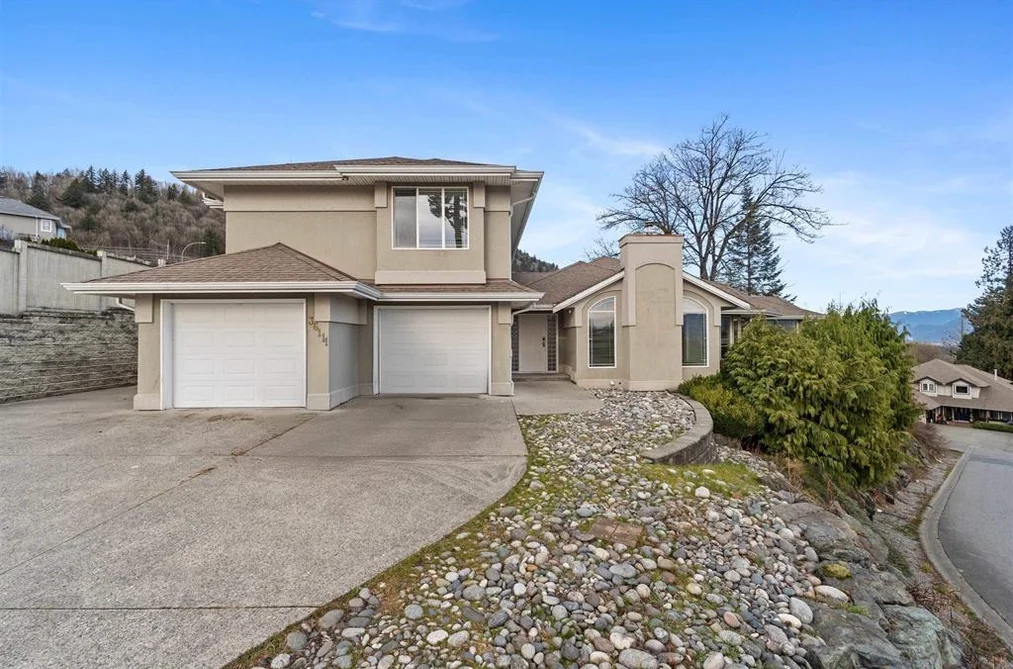 House for sale at 36111 Spyglass Lane Abbotsford British Columbia - MLS: R3089364