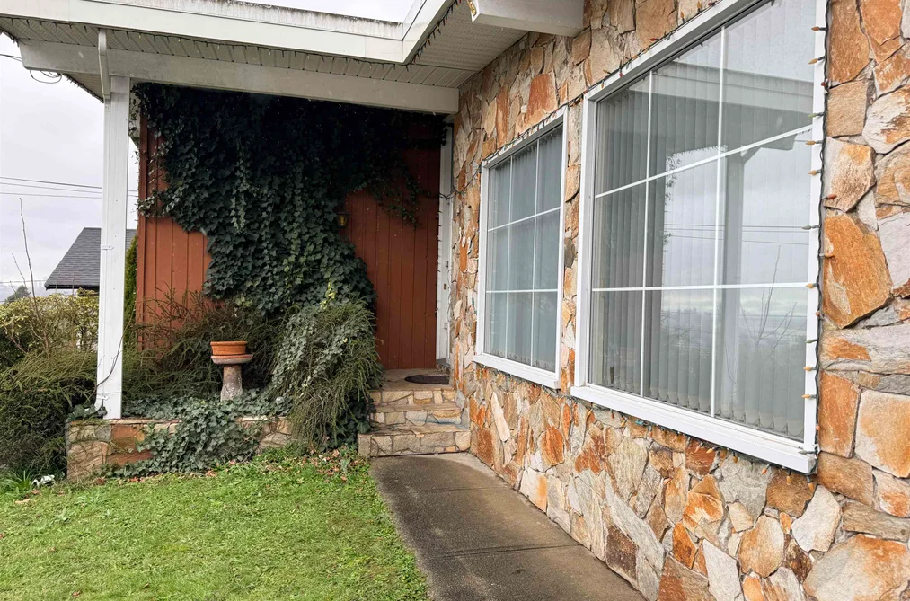 362 SEAFORTH CRESCENT, Coquitlam BC V3K 2M4, Coquitlam BC — Residential for Sale - Photo 2