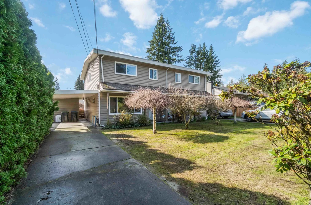 Duplex for sale at 3629-3631 Flint Street Port Coquitlam British Columbia - MLS: R3106056