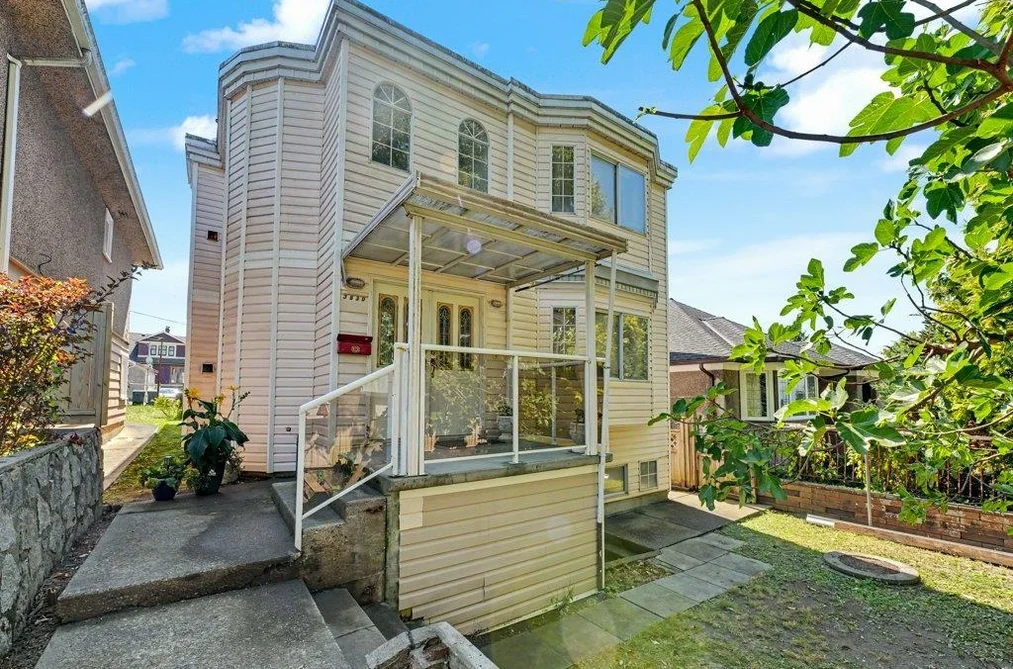 House for sale at 3630 Cambridge Street Vancouver British Columbia - MLS: R3156637