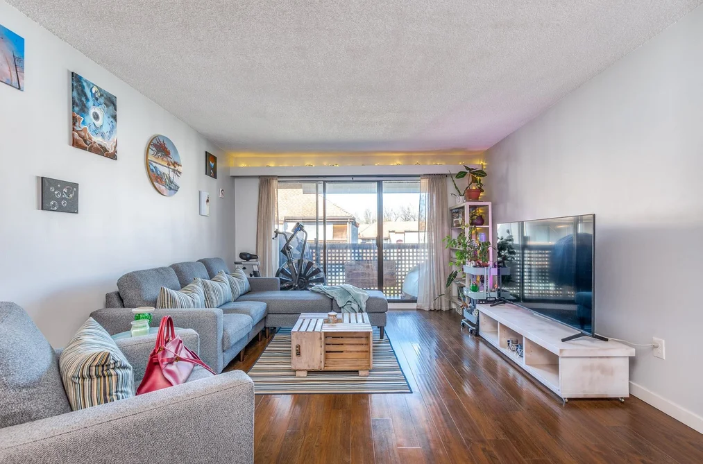 Condo for sale at 365 Ginger Drive New Westminster British Columbia - MLS: R3114308