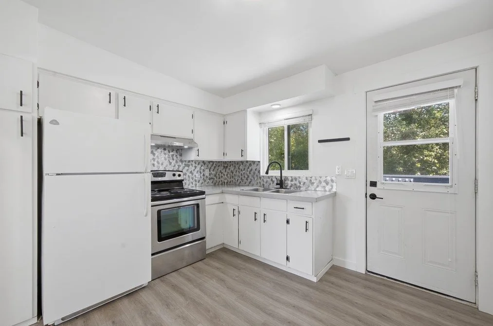 3652 -3654 ST. THOMAS STREET STREET, Port Coquitlam, BC — Residential Income for Sale - Photo 2