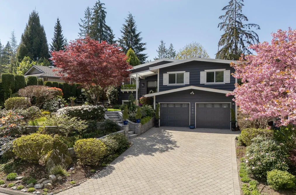 House for sale at 3665 Rutherford Crescent North Vancouver British Columbia - MLS: R3117163