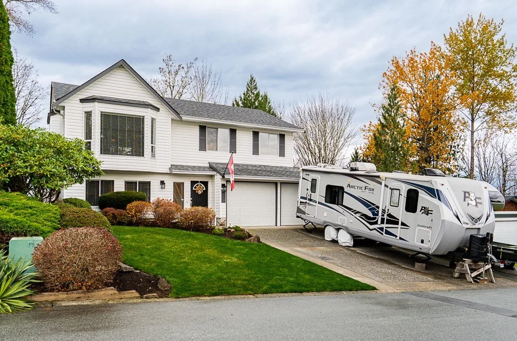 3669 BULKLEY STREET, Abbotsford BC V2S 7H3, Abbotsford BC — Residential for Sale - Photo 2