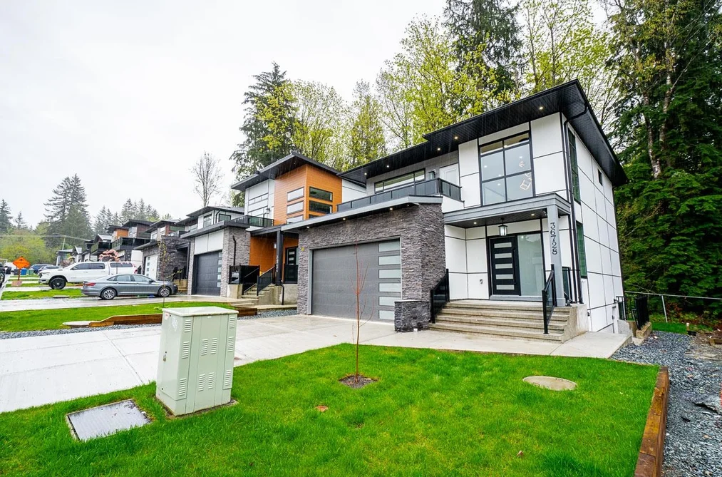 36728 DIANNE BROOK AVENUE, Abbotsford BC V3G 0H4, Abbotsford BC — Residential for Sale - Photo 3
