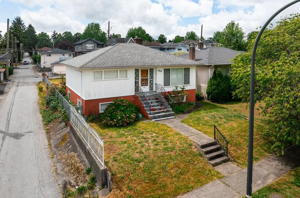 3678 E 25TH AVENUE, Vancouver BC V5R 1K5, Vancouver BC — Residential for Sale — Photo 3 of 23