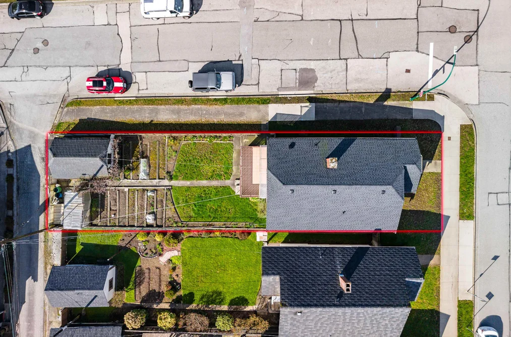 3690 DUNDAS STREET, Vancouver BC V5K 1S4, Vancouver BC — Residential for Sale - Photo 2