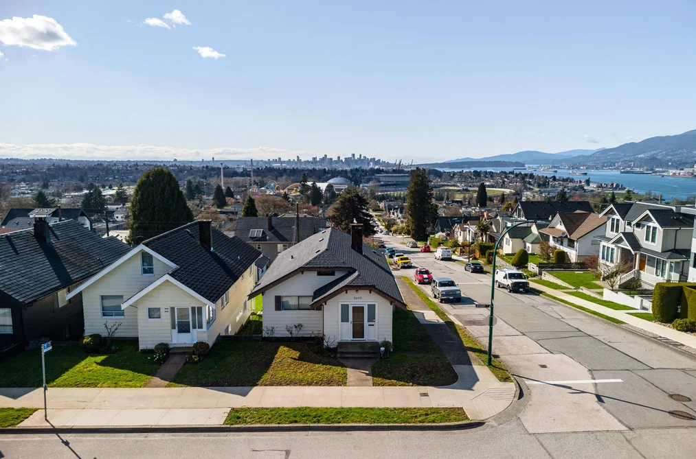 3690 DUNDAS STREET, Vancouver BC V5K 1S4, Vancouver BC — Residential for Sale - Photo 3