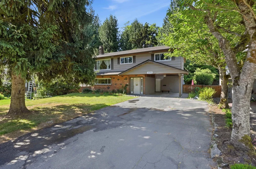 3693 REGENT AVENUE, North Vancouver BC V7N 2C3, North Vancouver BC — Residential for Sale - Photo 2