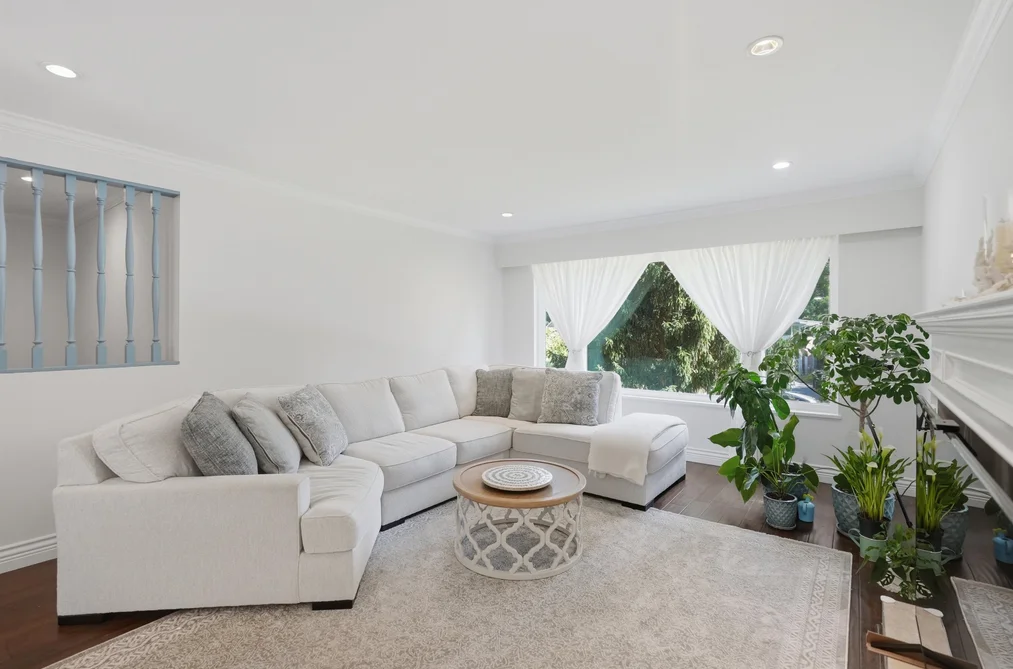 3693 REGENT AVENUE, North Vancouver BC V7N 2C3, North Vancouver BC — Residential for Sale — Photo 5 of 40