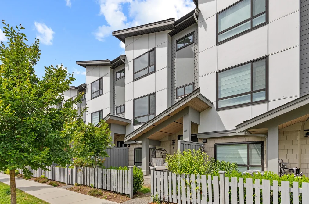 Townhouse for sale at 37 16589 25a Avenue Surrey British Columbia - MLS: R3124815