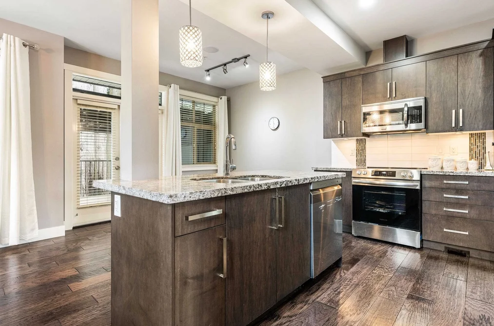 37 35298 MARSHALL ROAD, Abbotsford BC V3G 0E2, Abbotsford BC — Residential for Sale - Photo 2