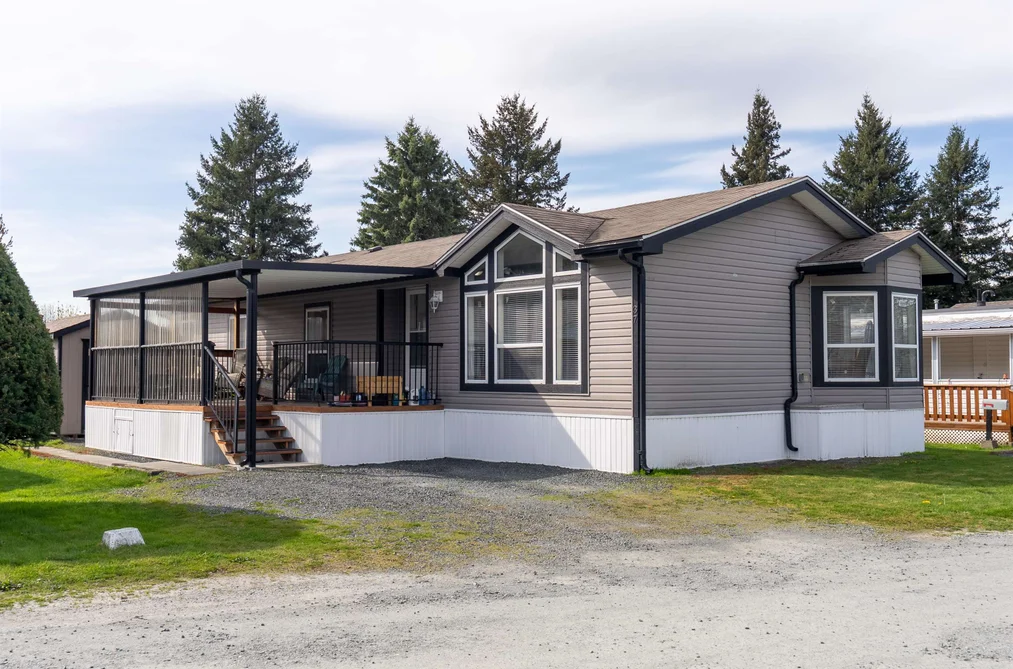 Manufactured Home for sale at 37 6035 Vedder Road Chilliwack British Columbia - MLS: R3114824