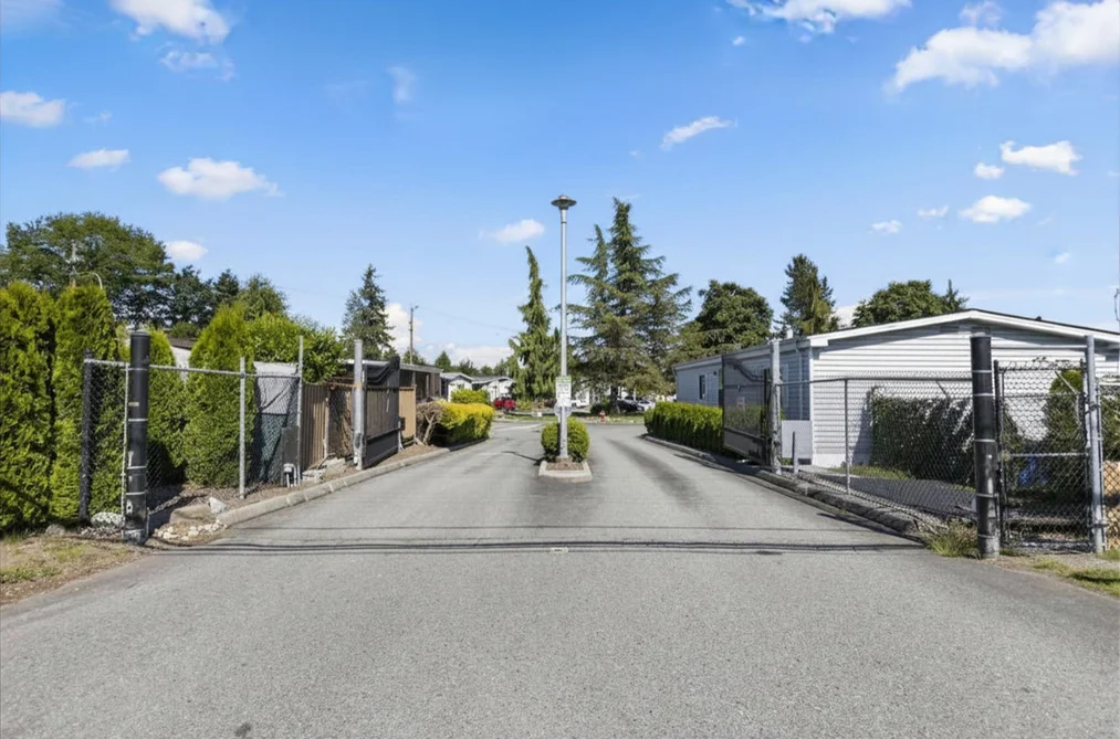 37 8670 156 STREET, Surrey BC V3S 3S1, Surrey BC — Residential for Sale - Photo 2