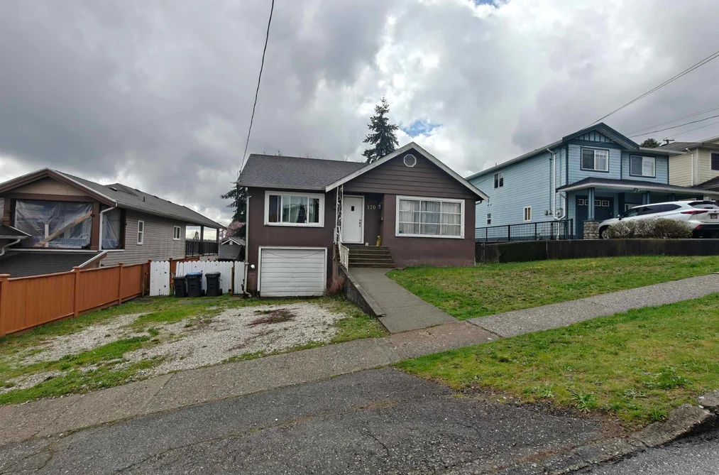 House for sale at 370 Hospital Street New Westminster British Columbia - MLS: R3114333
