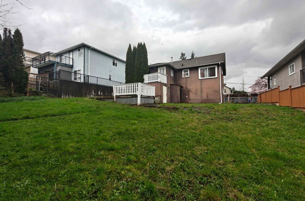 370 HOSPITAL STREET, New Westminster BC V3L 3L4, New Westminster BC — Residential for Sale - Photo 2