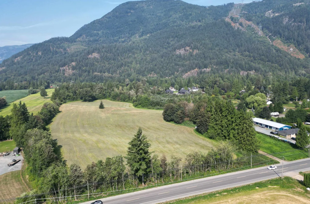 3705 Hot Springs Road, Agassiz, BC - MLS: R3162200 - Photo 11 3705 Hot Springs Road, Agassiz, BC - MLS: R3162200 - Photo 11
