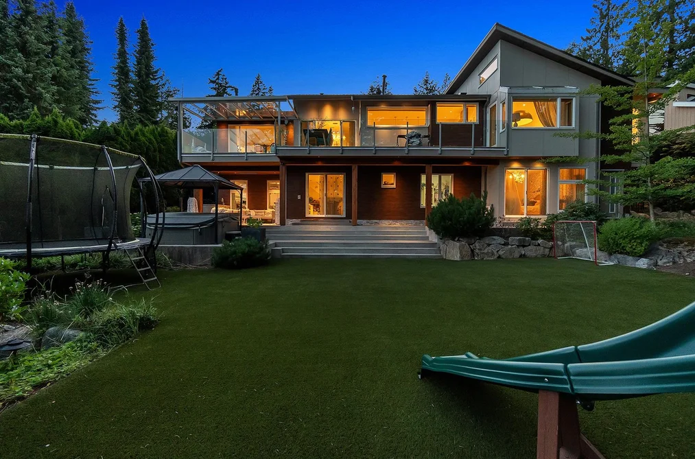 House for sale at 3706 Southridge Place West Vancouver British Columbia - MLS: R3023190