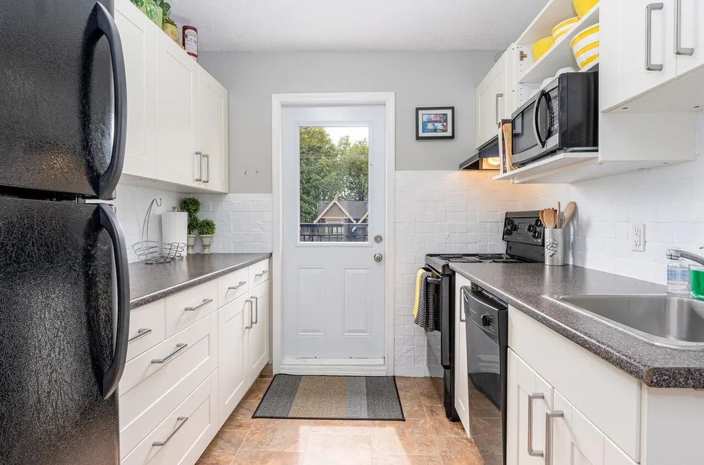 3706 W KING EDWARD AVENUE, Vancouver BC V6S 1M7, Vancouver BC — Residential Income for Sale - Photo 2