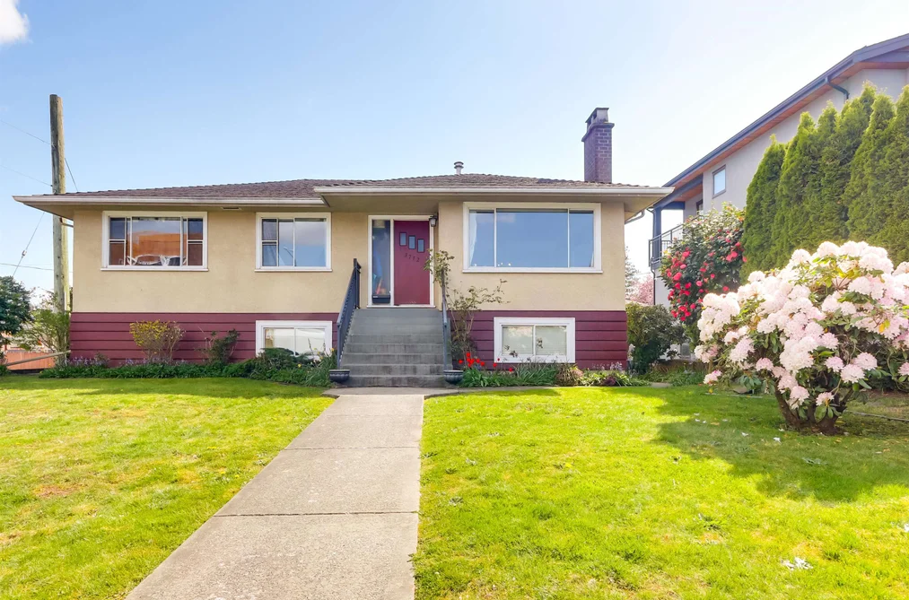 House for sale at 3712 Fir Street Burnaby British Columbia - MLS: R3116384