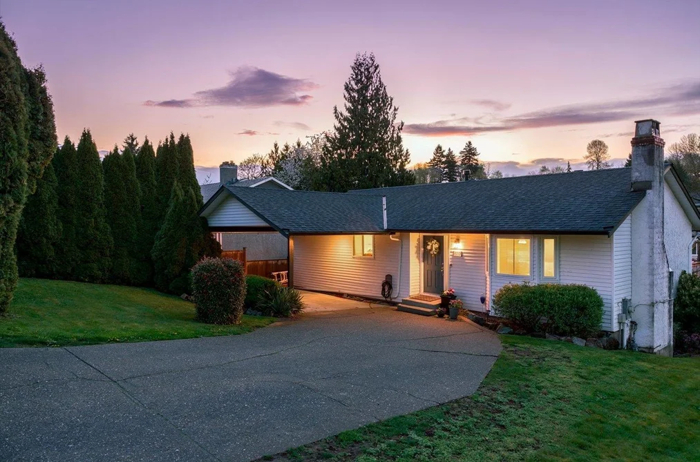 3712 OLD CLAYBURN ROAD, Abbotsford BC V3G 1H6, Abbotsford BC — Residential for Sale - Photo 2